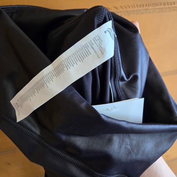 Fabletics Motion365+ Contour High Waisted Legging NWT XS Black Shine Ribbed - Picture 4 of 5